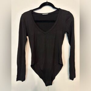 Black V-Nexk long sleeve bodysuit (sz. S)